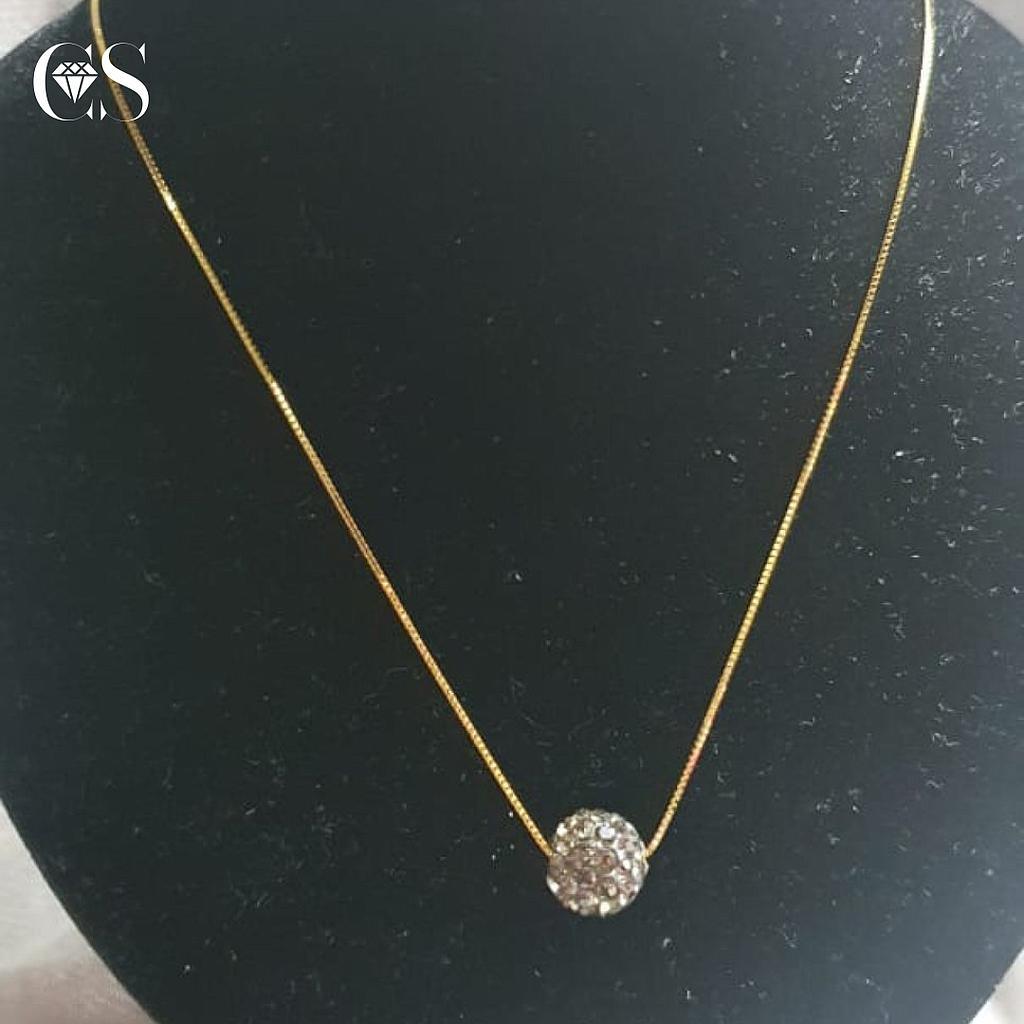 Gargantilla colgante circón black/ laminado de oro 18k